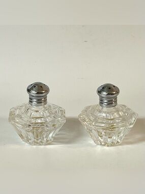 VTG I.W. Rice & Co Clear Glass Set Salt & Pepper Shakers Metal Lids 1.8 in
